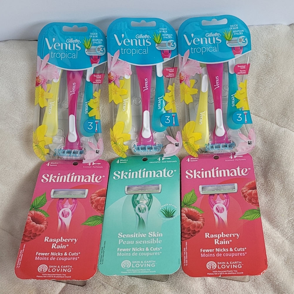 6 Women Razor (3 gillette venus) and (3 skintimate)